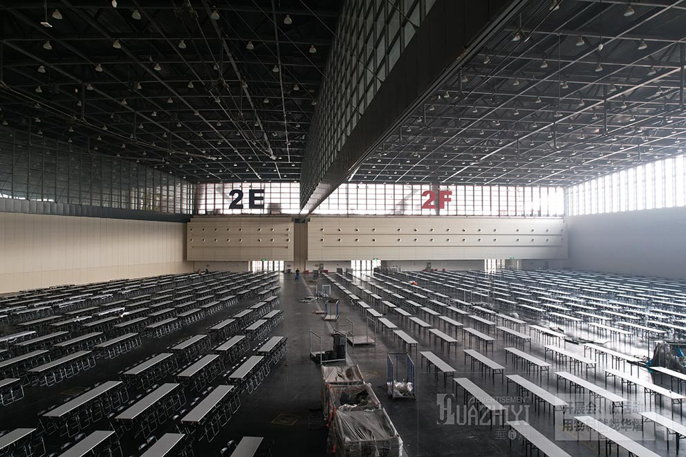 會(huì)展中心長條桌折疊椅出租現(xiàn)場直拍